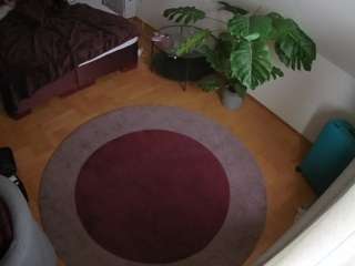 voyeurcam-julmodels-whitebed-5 camsoda stream image