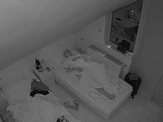 voyeurcam-julmodels-bed-7 camsoda stream image