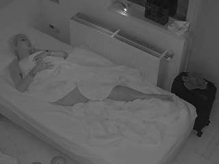 voyeurcam-julmodels-bed-7 camsoda stream image