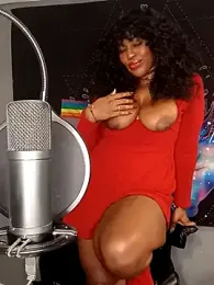 AmazonianMistress stripchat stream image