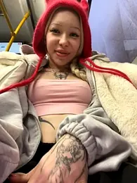 babydolll stripchat stream image