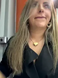 _Abril-Office1 stripchat stream image