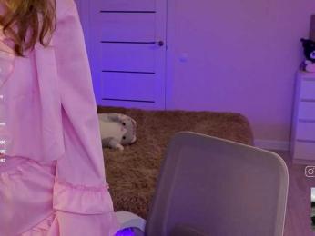 fymryn bongacams stream image