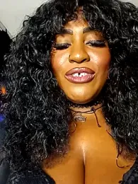 AmazonianMistress stripchat stream image