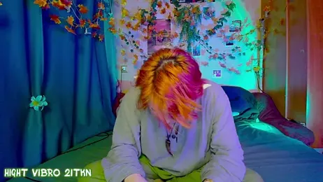 TrickyKitsune stripchat stream image