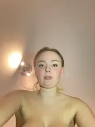 CherryEmmy stripchat stream image