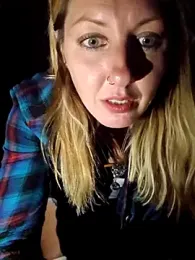 SheIsSomething stripchat stream image