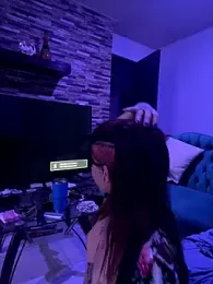 Izy_cute_ stripchat stream image