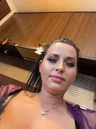 Hotmomcheckk_ stripchat stream image