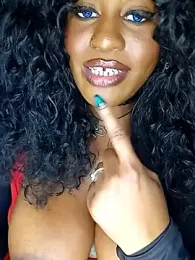 AmazonianMistress stripchat stream image