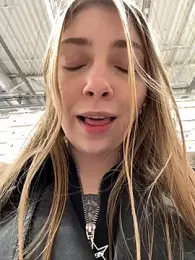 Sunny___Bunny stripchat stream image