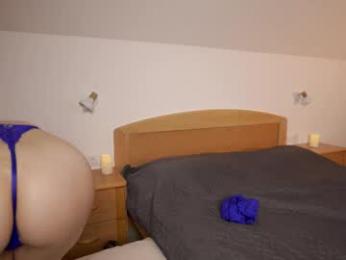 foxeslovefoxes chaturbate stream image