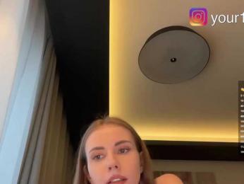 VikkiExtraCheese bongacams stream image