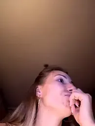 LetsFunKARINA stripchat stream image