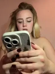 CherryEmmy stripchat stream image