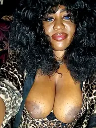 AmazonianMistress stripchat stream image