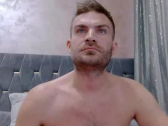 10in_deluxe chaturbate stream image