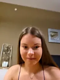 AnnaSweet18 stripchat stream image