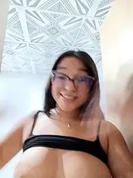 -VICKKY stripchat stream image