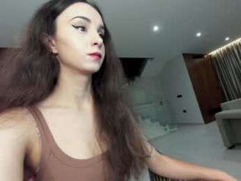 ehotlovea chaturbate stream image