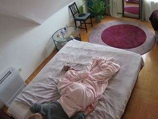 voyeurcam-julmodels-whitebed-4 camsoda stream image