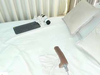 angie-roses camsoda stream image