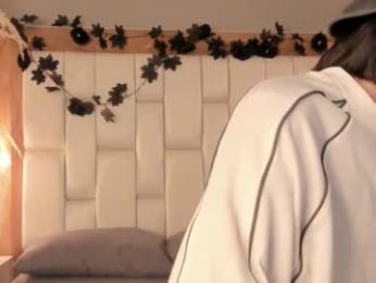 daphne_and_roger chaturbate stream image