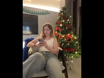 Nura_n_Sarah stripchat stream image