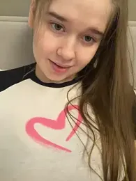 HornyGirlH stripchat stream image