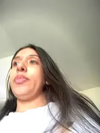 kiaraglam2 stripchat stream image