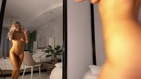 creambaby1 stripchat stream image