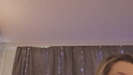 MiaThaine stripchat stream image