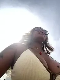 riri_brunnete stripchat stream image