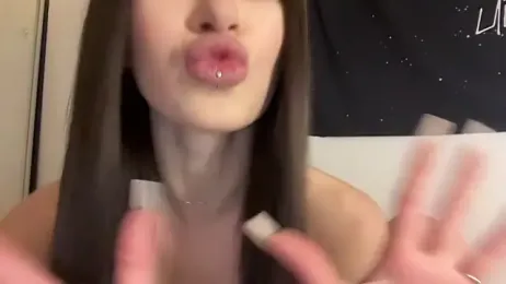 ur_molly stripchat stream image