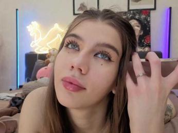 dolly-ll bongacams stream image