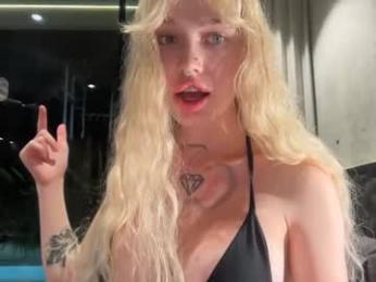 golden_alinee chaturbate stream image