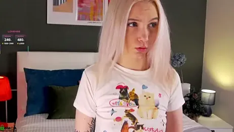 SaraHearts stripchat stream image