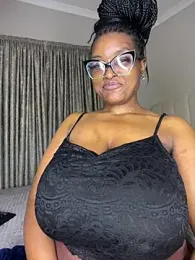 Bustygoddess32 stripchat stream image