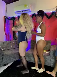 royalgirls_x stripchat stream image