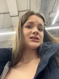 KittyQueeny stripchat stream image