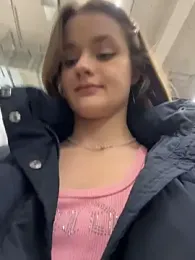 KittyQueeny stripchat stream image