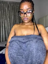 Bustygoddess32 stripchat stream image