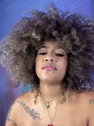 riri_brunnete stripchat stream image