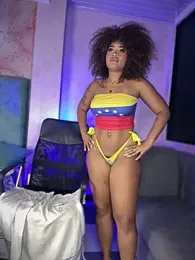 riri_brunnete stripchat stream image