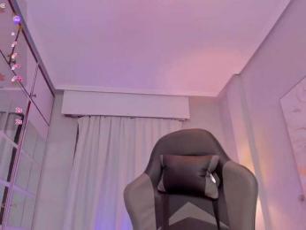 LeahJones bongacams stream image