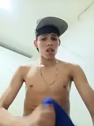 mazo18 stripchat stream image