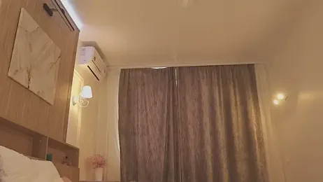 MiaThaine stripchat stream image