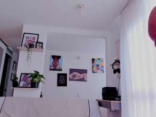 karlyee camsoda stream image