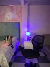 riri_brunnete stripchat stream image