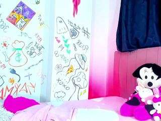 blooond camsoda stream image